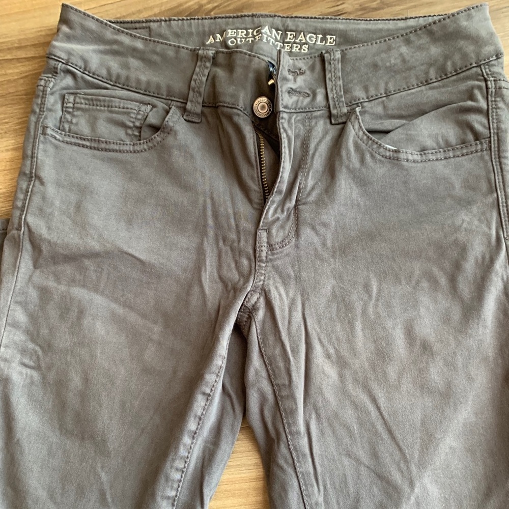 Grey santeen crop